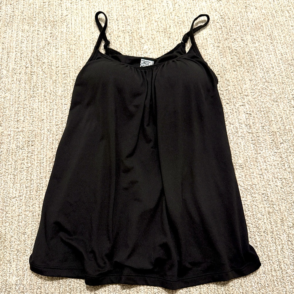 Black padded tank top with adjustable straps #tank top